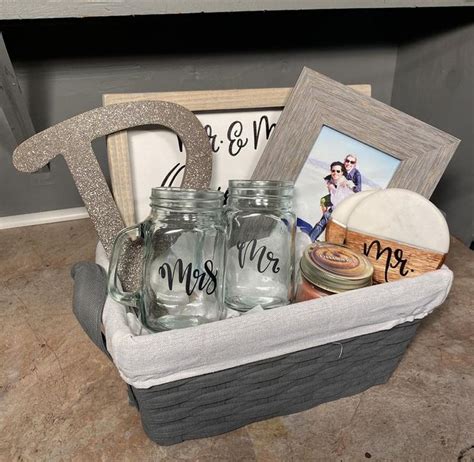 engagement gift basket ideas